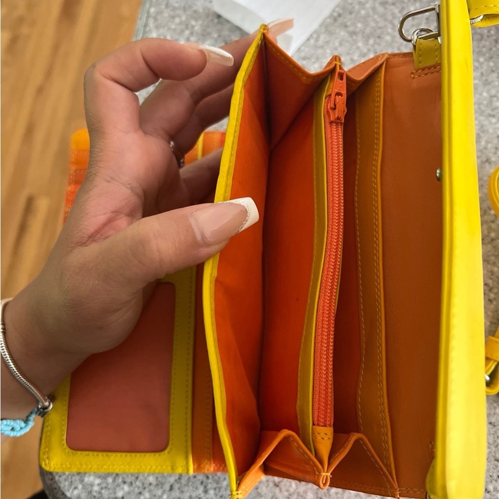 Wallet - Picture 3 of 5